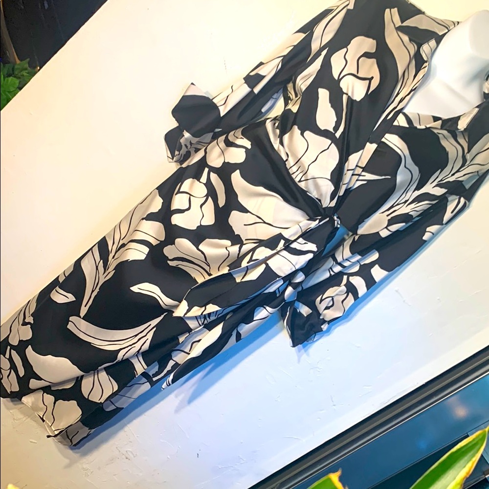 Gallery Black and Cream Floral Dress